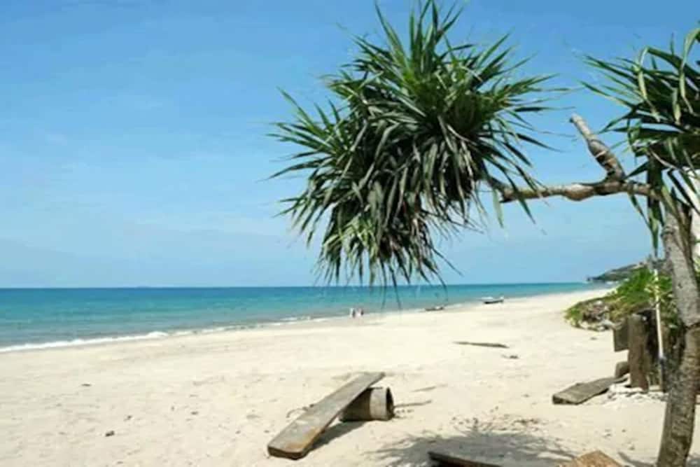 Lanta Nice Beach Resort 54/69