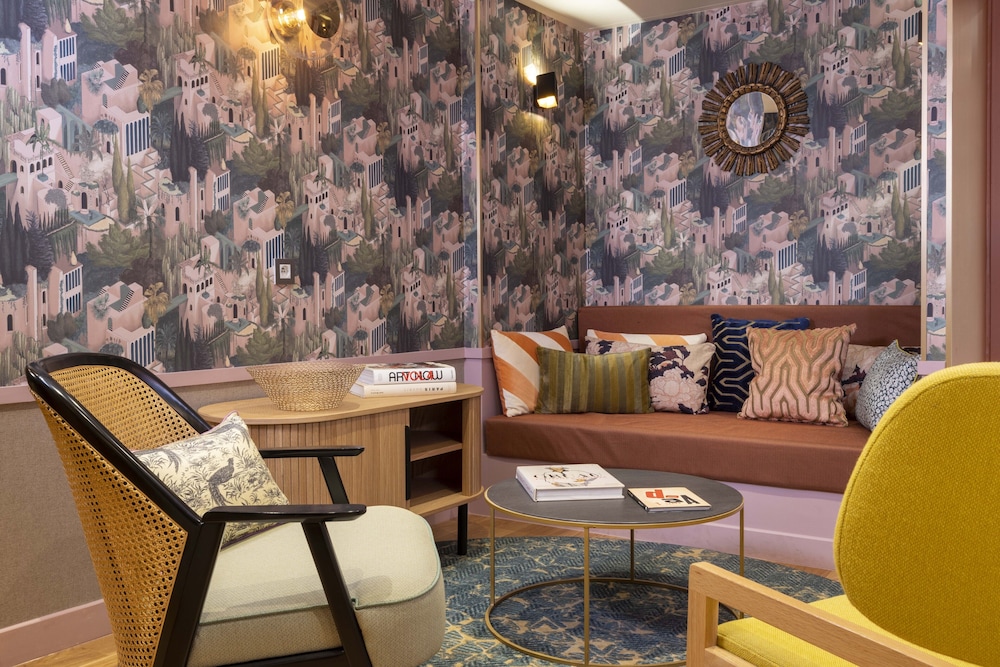 Hotel Jardin De Cluny 32/42