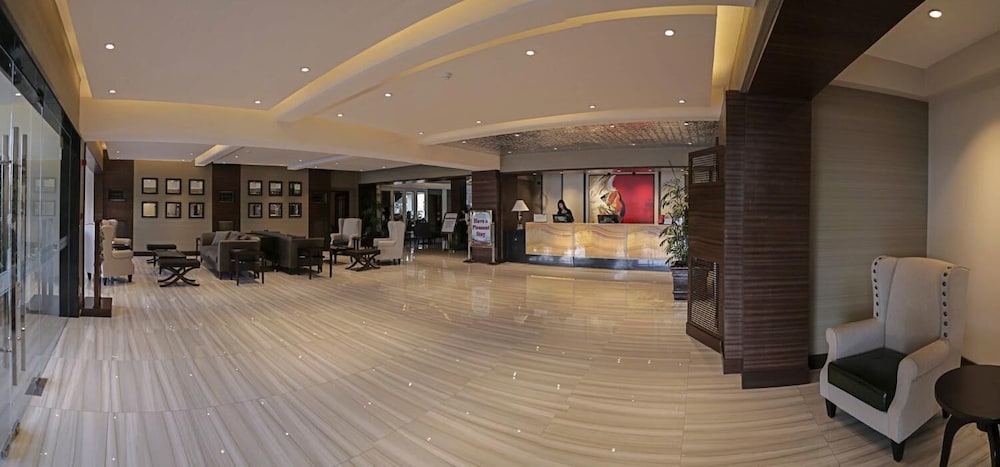 subic bay travelers hotel and event center