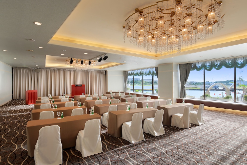 Loisir Hotel and Spa Tower Naha 61/76