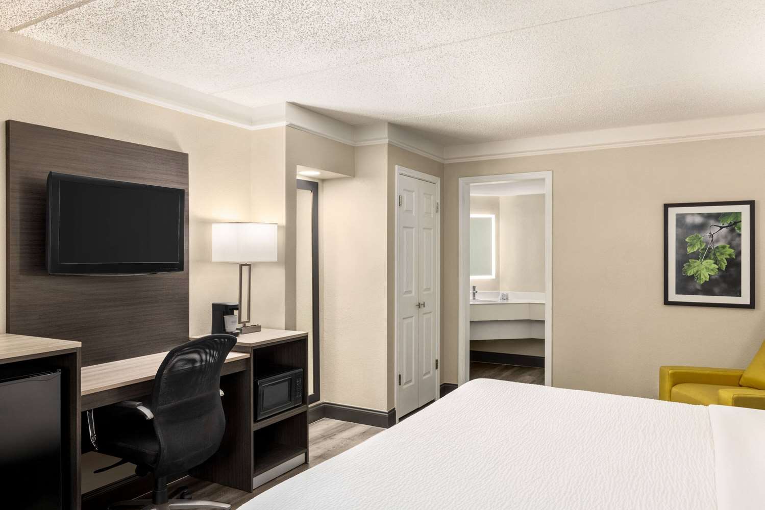 La Quinta Inn by Wyndham San Antonio I-35 N at Toepperwein 13/32