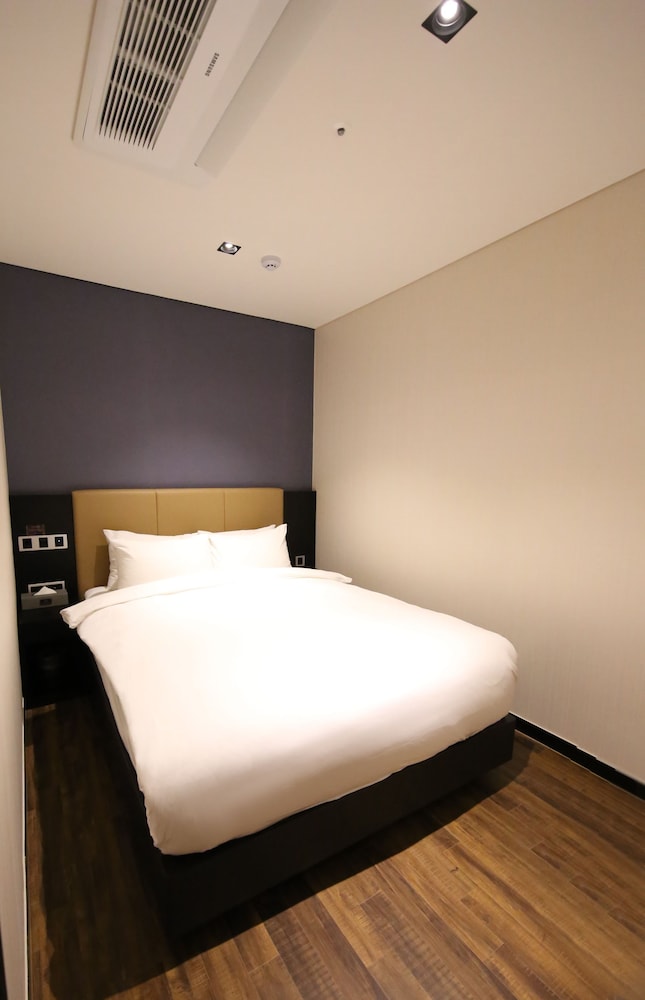 Sea Cruise Hotel 17/64