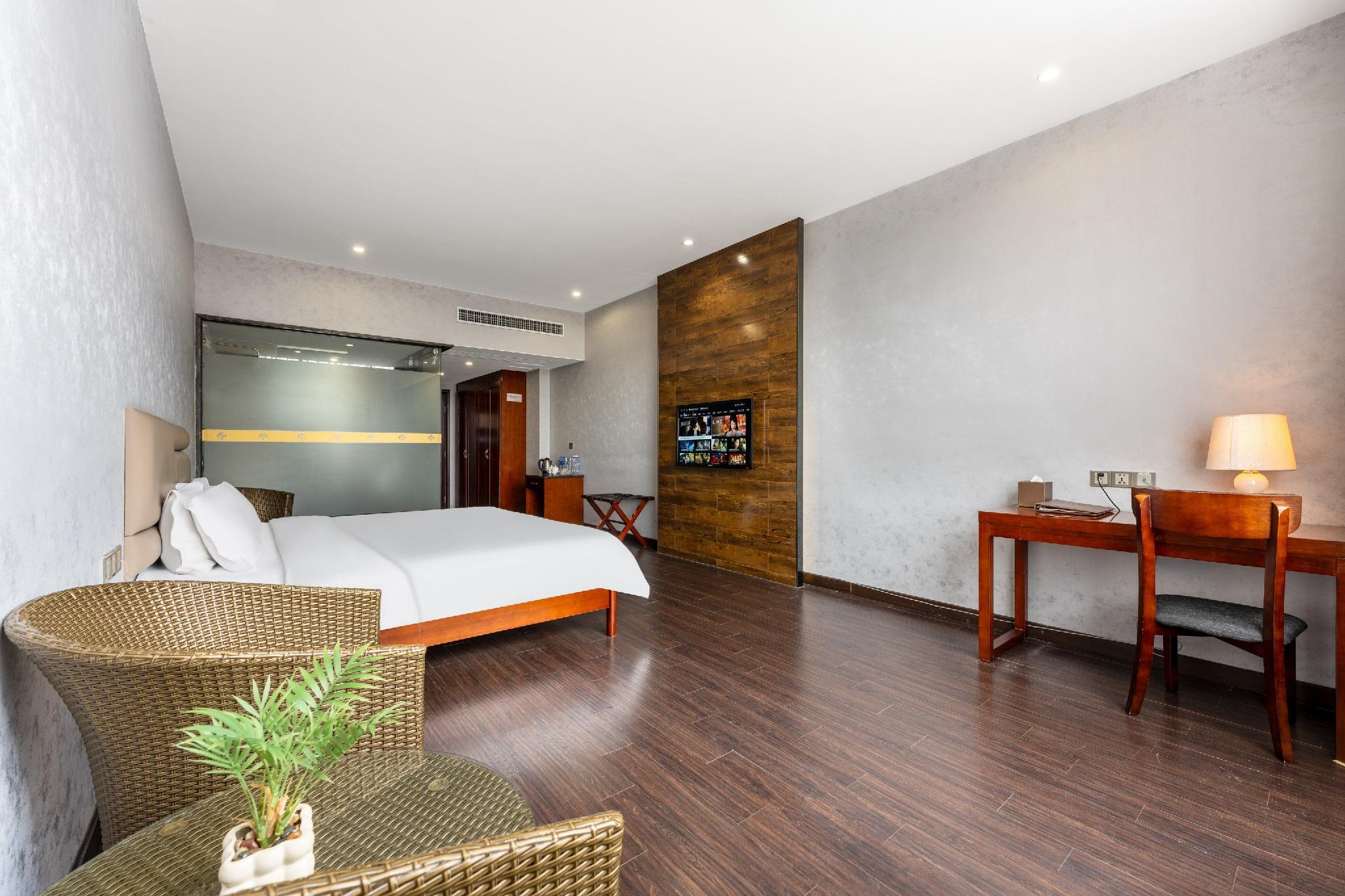 Qiaodu Hotel (Jiangmen Light Rail Station) 22/37