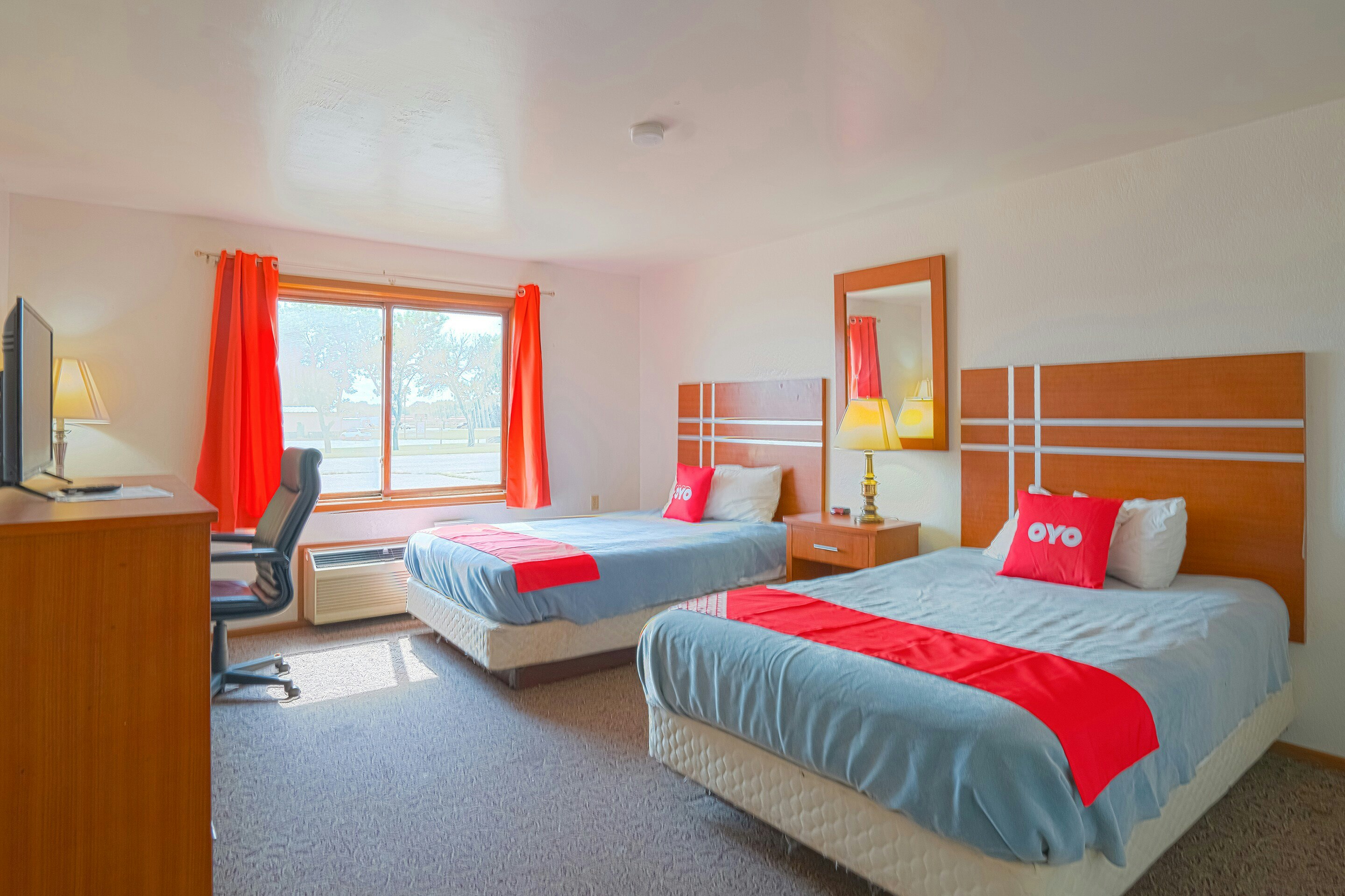 2 Full Bed Accessible