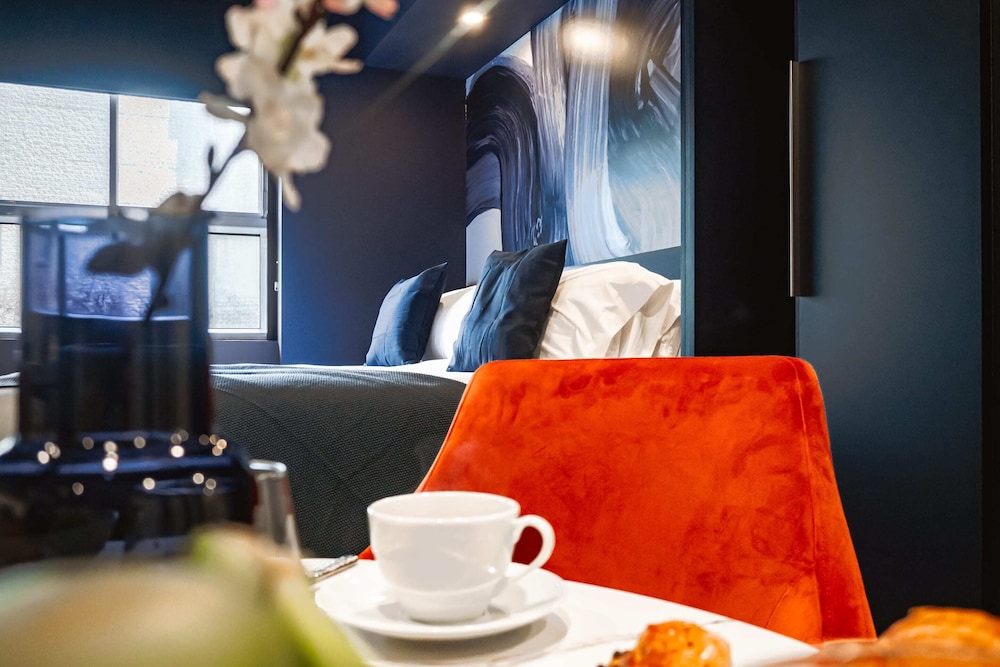 Pierce Boutique Apartments 42/73