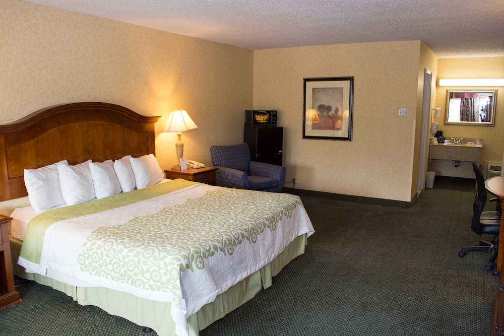 Days Inn by Wyndham Klamath Falls 19/48