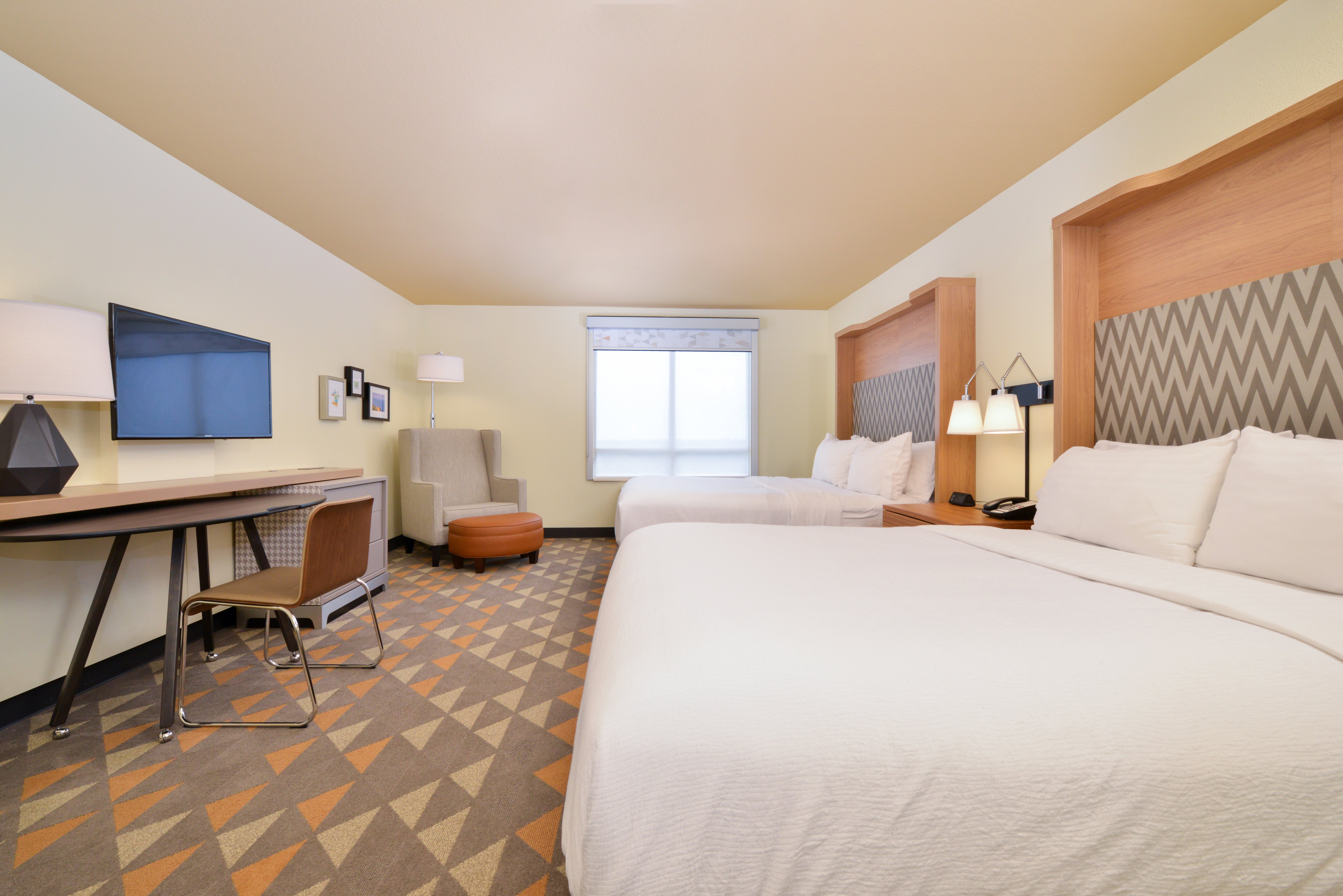 غرفة بسريرين كوين، Holiday Inn Kansas City Airport 2/3