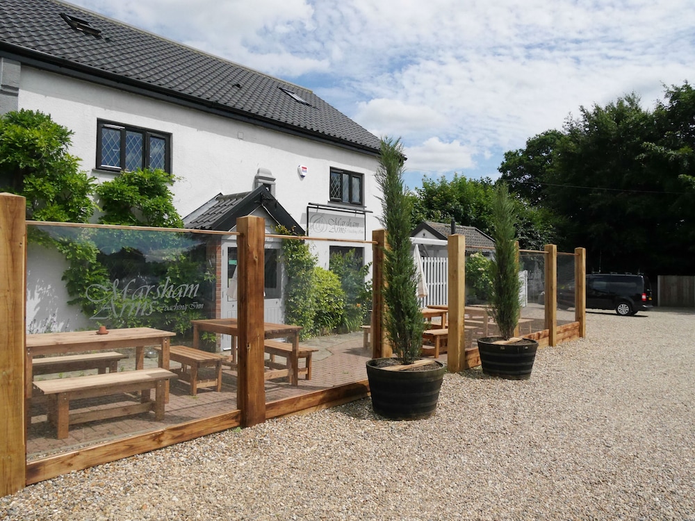 Marsham Arms Coaching Inn Hotel 56/65