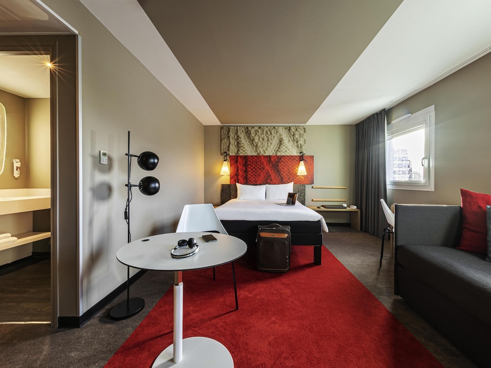 Ibis Nanterre La Defense 23/78