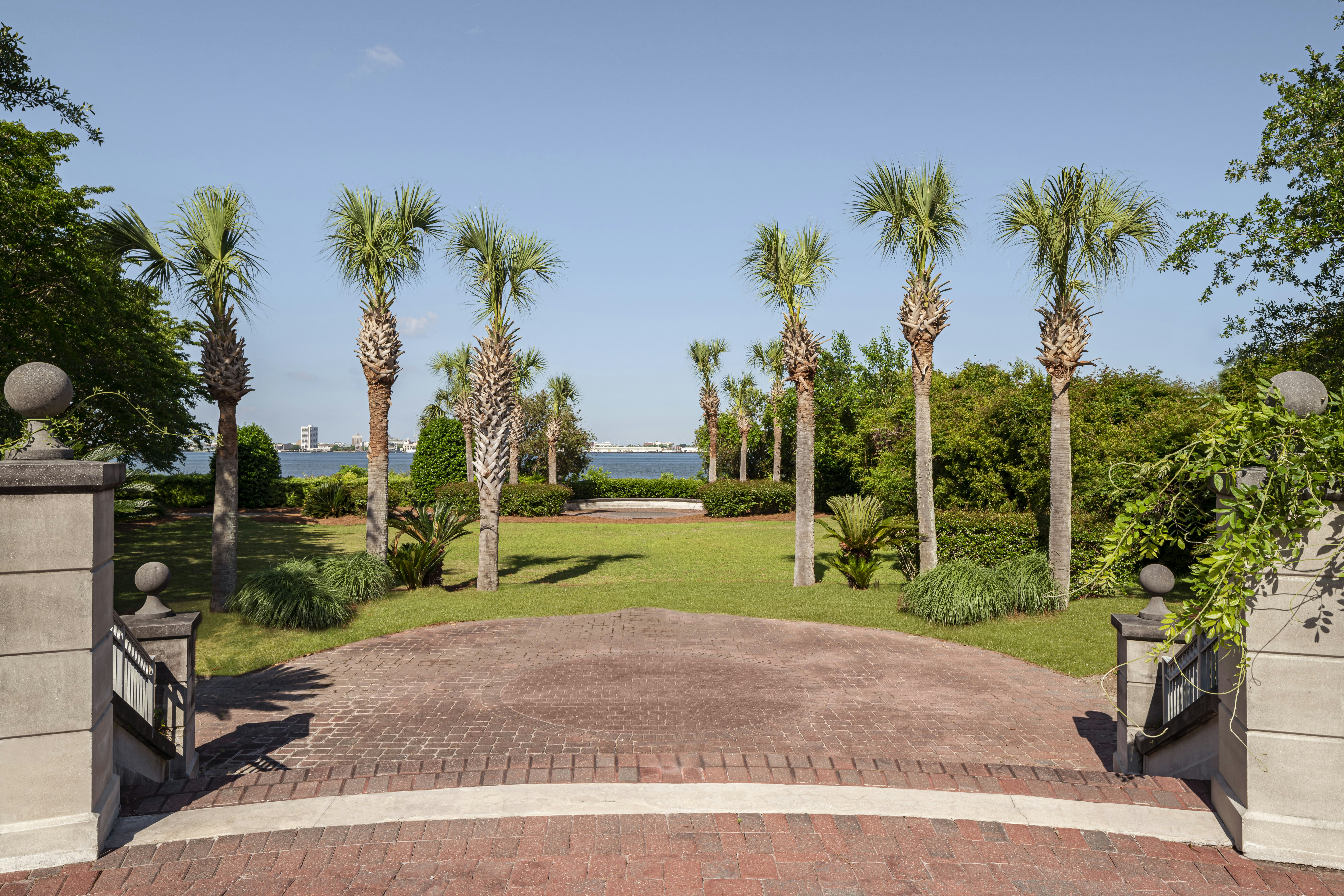 Embassy Suites by Hilton Charleston Harbor Mt. Pleasant 20/21