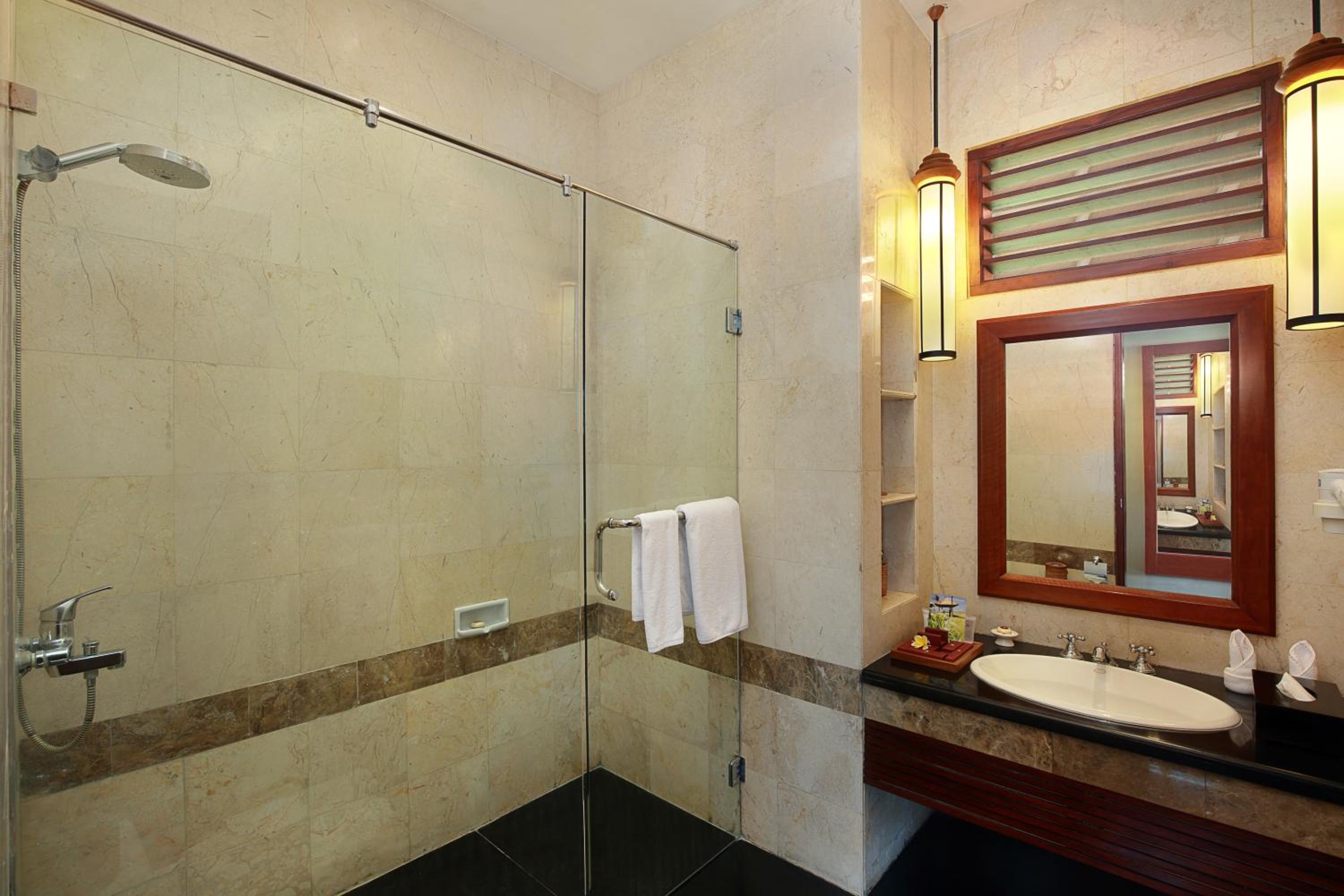 Suite Room with Pool & Ocean View