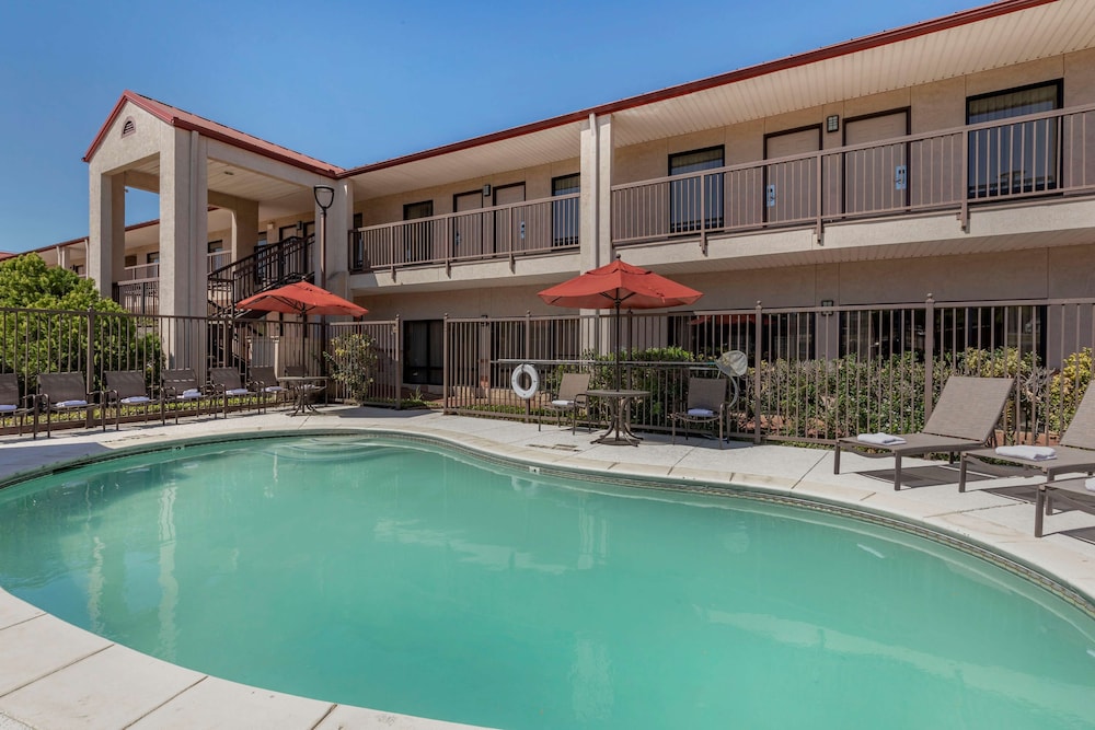 Best Western Lindale Inn 1/28