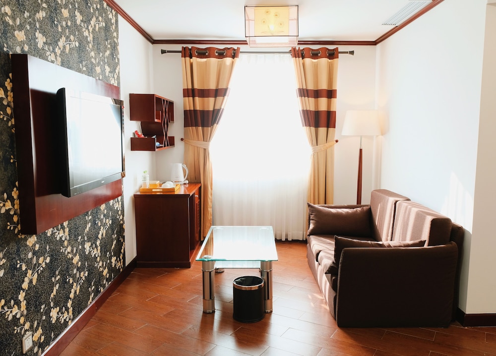 May De Ville Corner Hotel 36/50