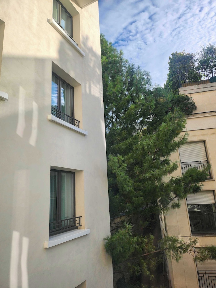 VILLA SAXE EIFFEL 7/69