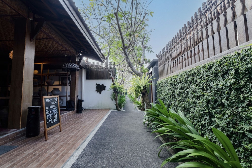 Alam Bidadari Seminyak Villas And Spa 40/50