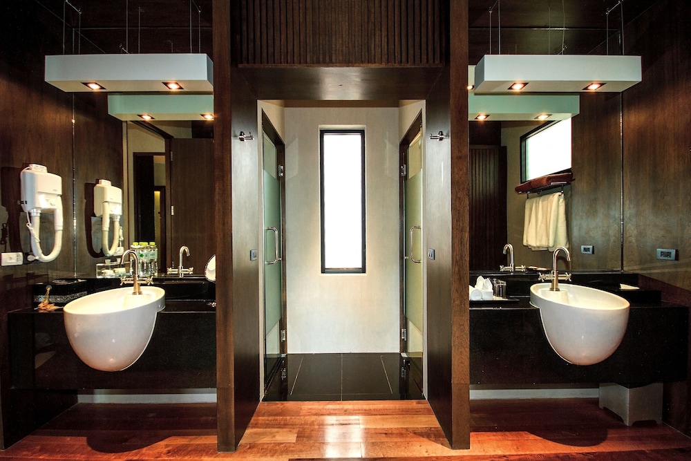 Pavilion Samui Villas And Resort 48/50