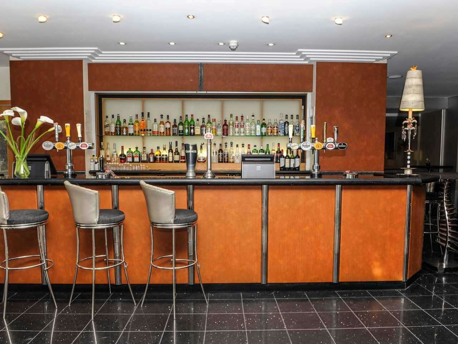 Pinewood Hotel 39/65