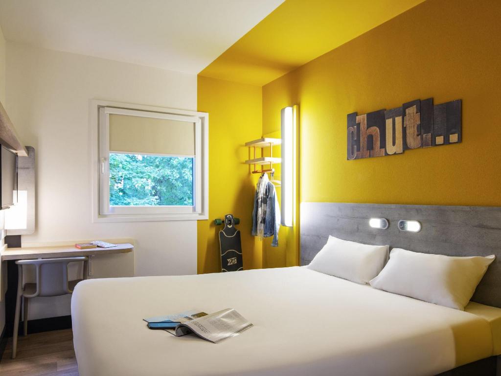 STANDARD, DOUBLE BED, ACCESSIBLE