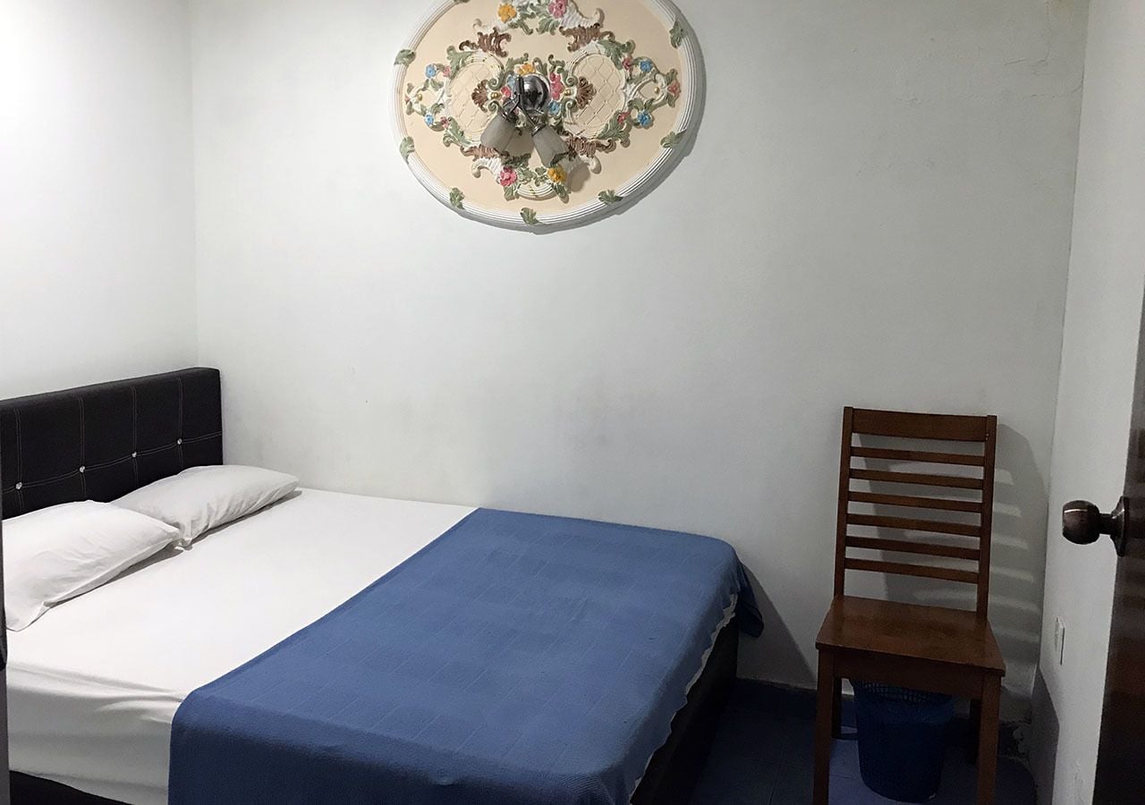 STANDARD, DOUBLE BED, SHARED BATHROOM