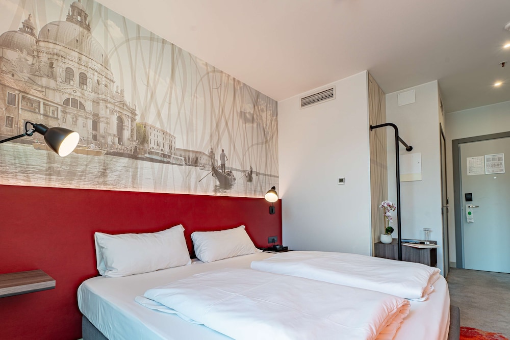 Campanile Venice-Mestre 24/65