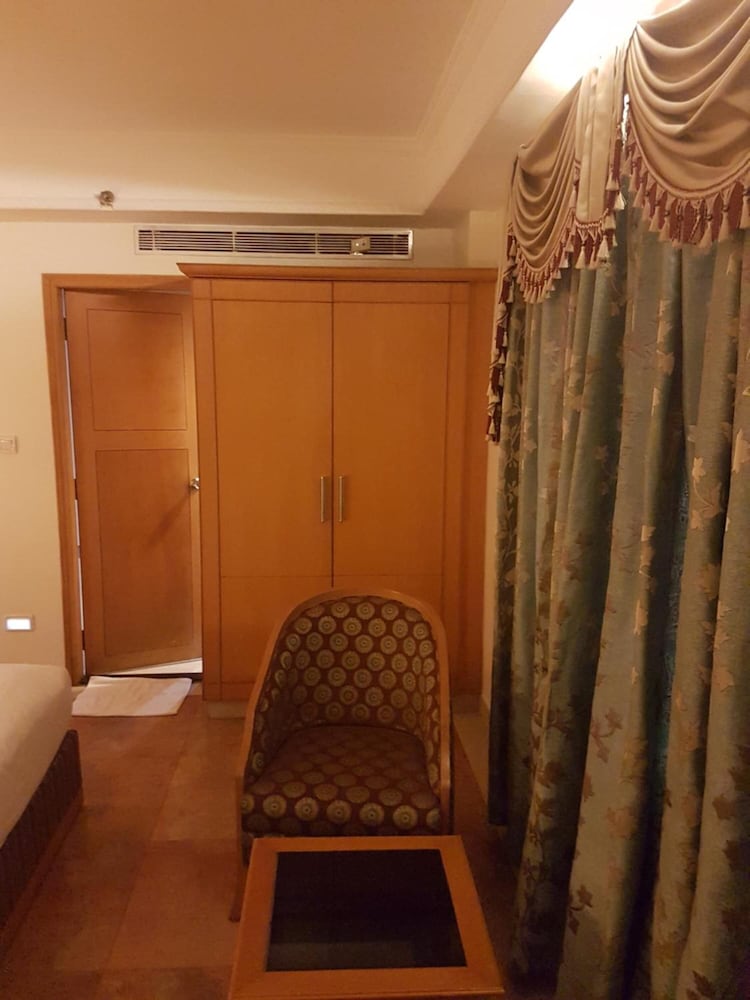 THE CLASSIK FORT HOTEL 8/42