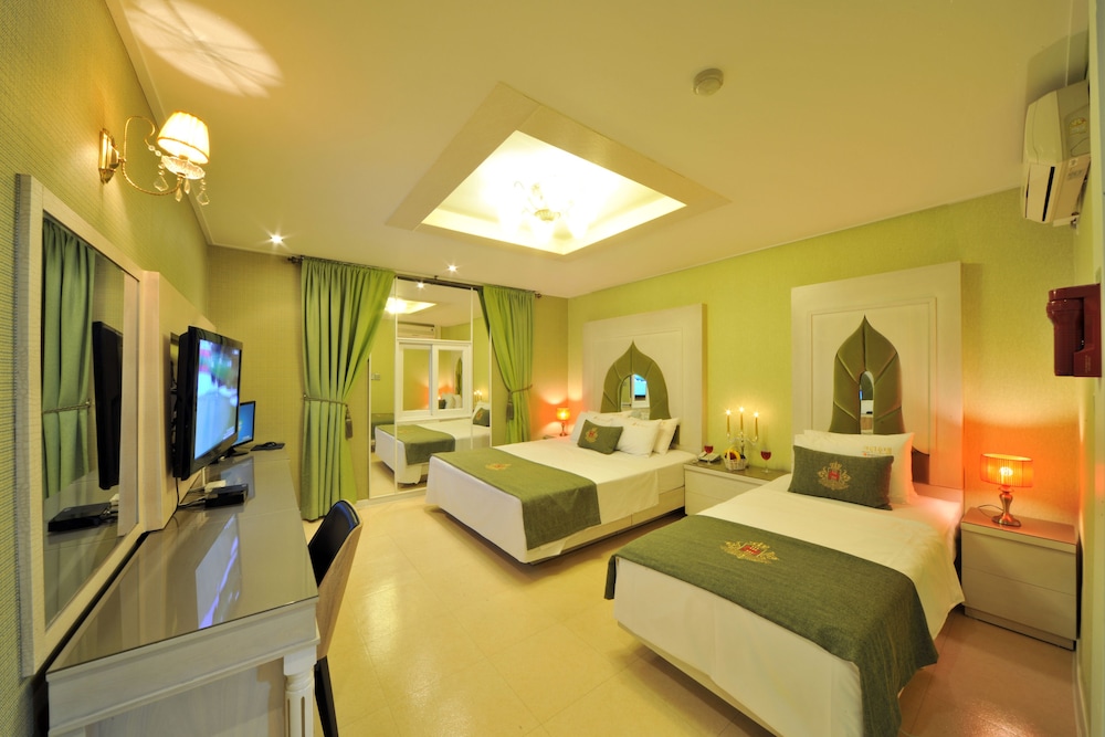 S Hotel 15/33