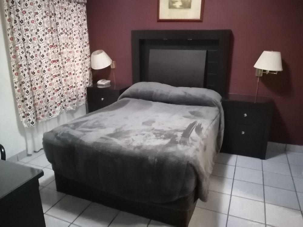 Hotel Baeza 15/50