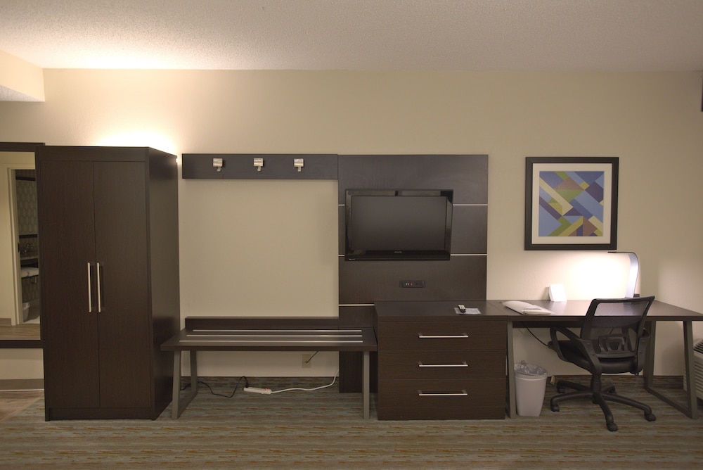 Holiday Inn Express Anderson-I-85 Exit 27-Hwy 81 34/34