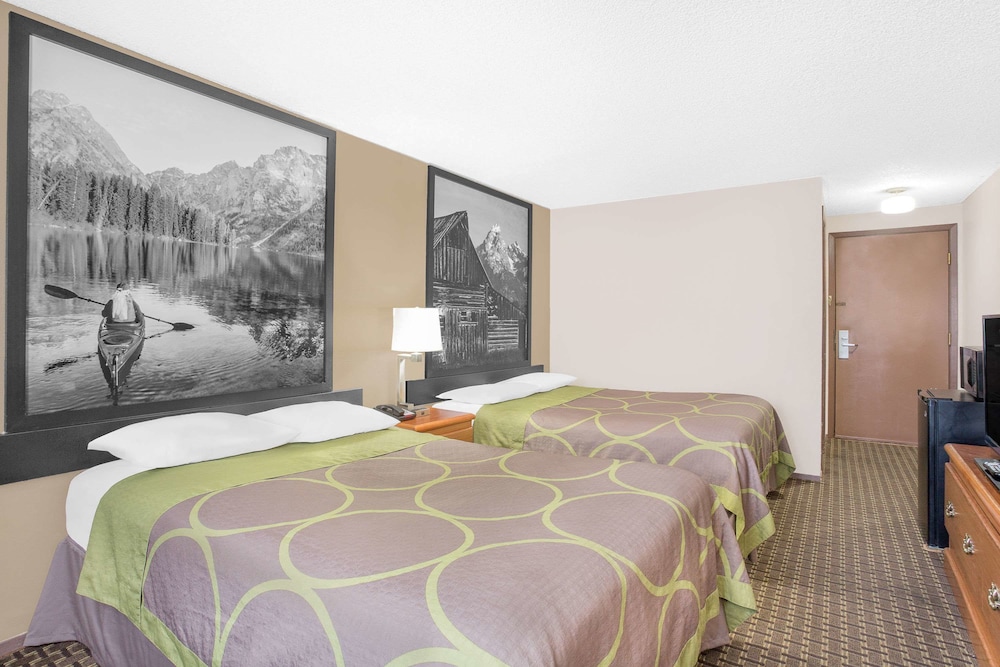 Super 8 By Wyndham Riverton 6/11