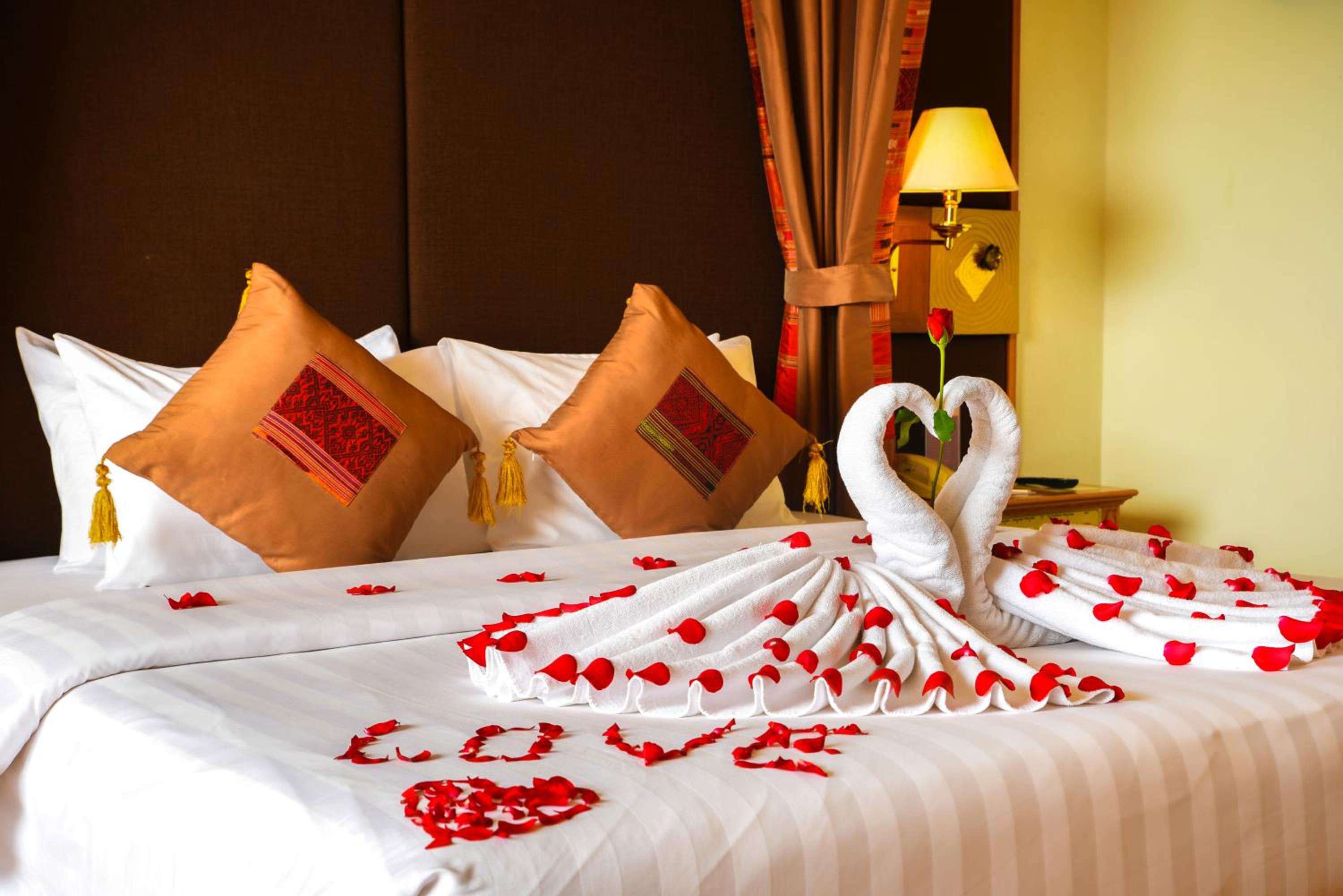 غرفة ديلوكس بسرير مزدوج بإطلالة على المسبح بشرفة، ANGKOR CENTURY RESORT AND SPA 10/10