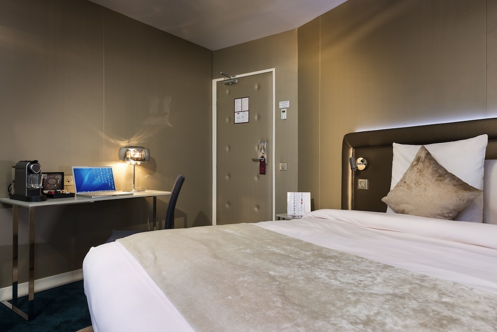Mercure Paris Place d Italie 16/74
