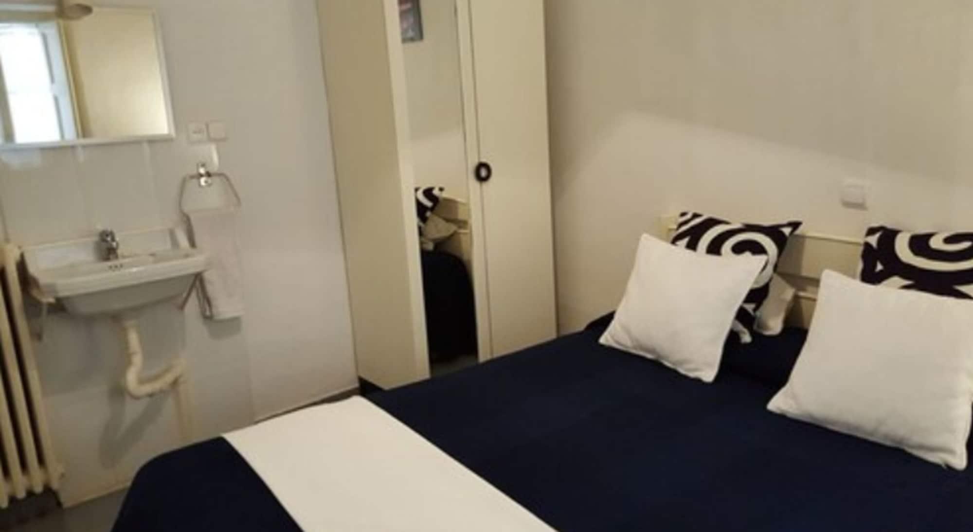 Hostal Parisien 22/32