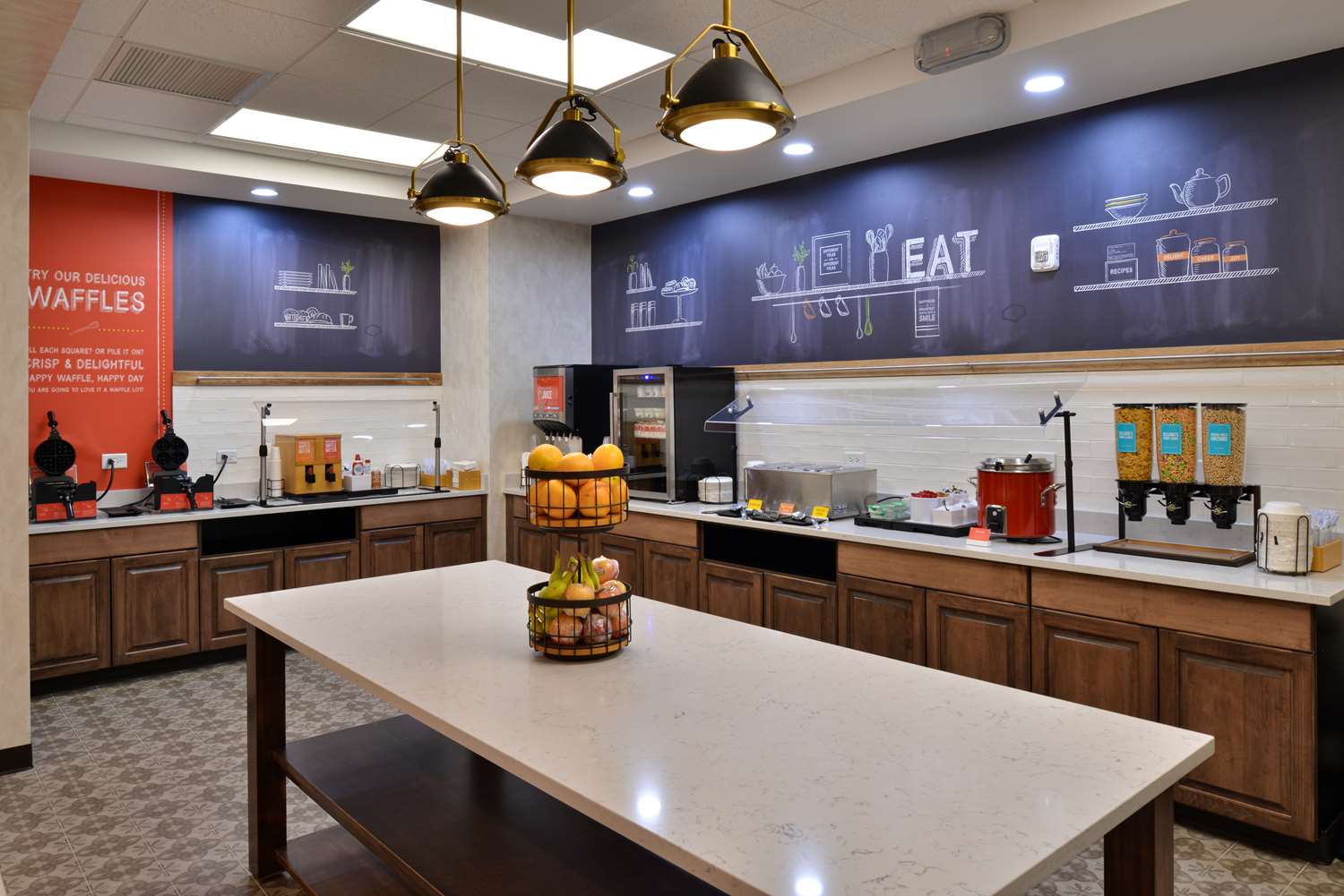 Hampton Inn & Suites Greensboro Downtown 16/25