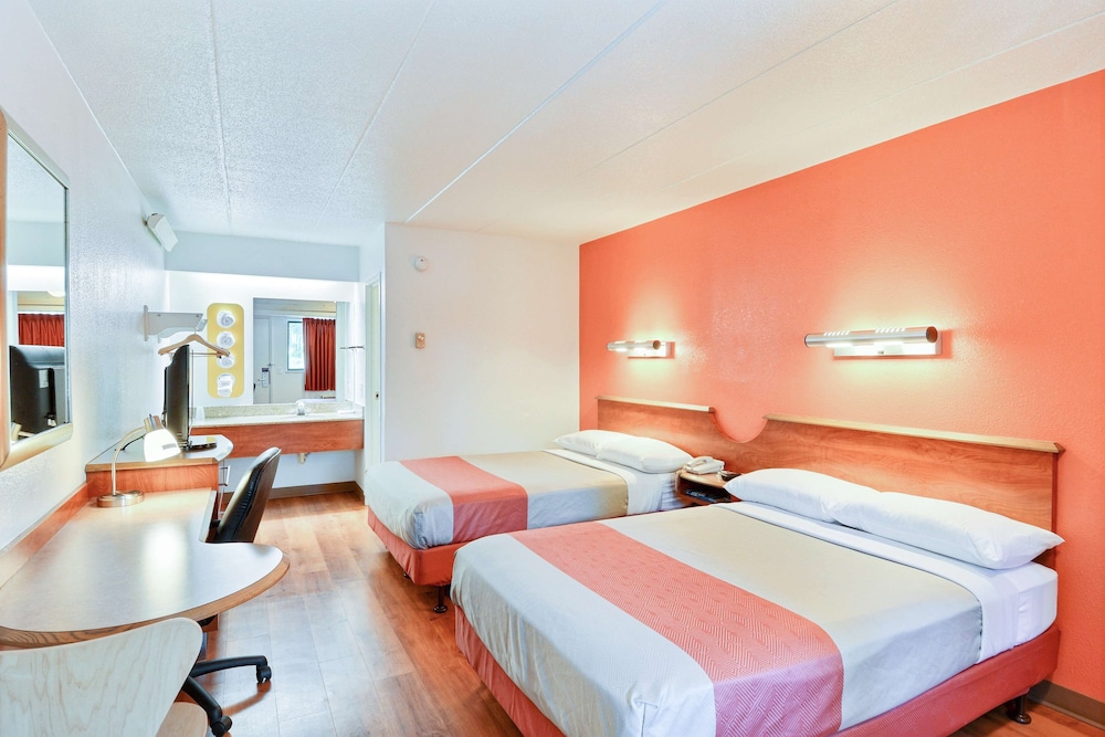 Motel6 Nashua, NH - South 21/55
