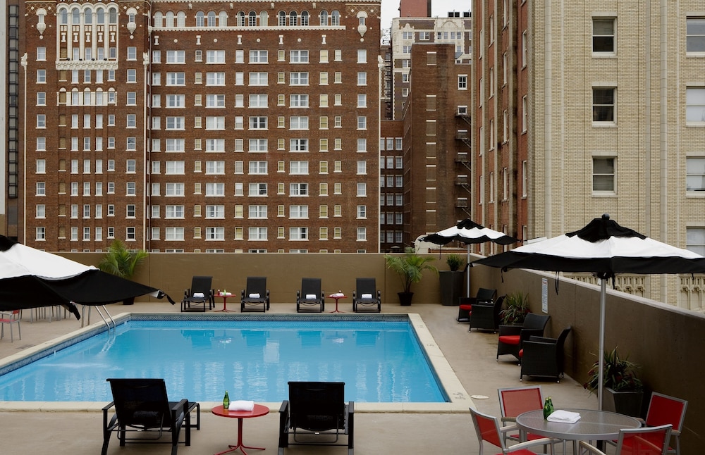 Crowne Plaza Kansas City Downtown 1/63