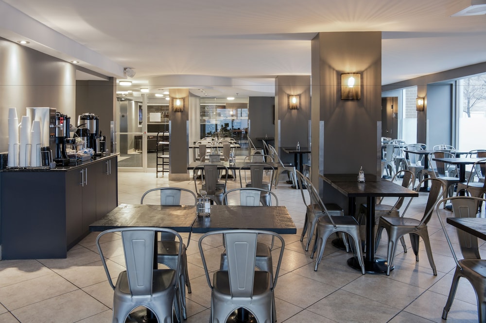 Hotel Faubourg Montreal 43/61