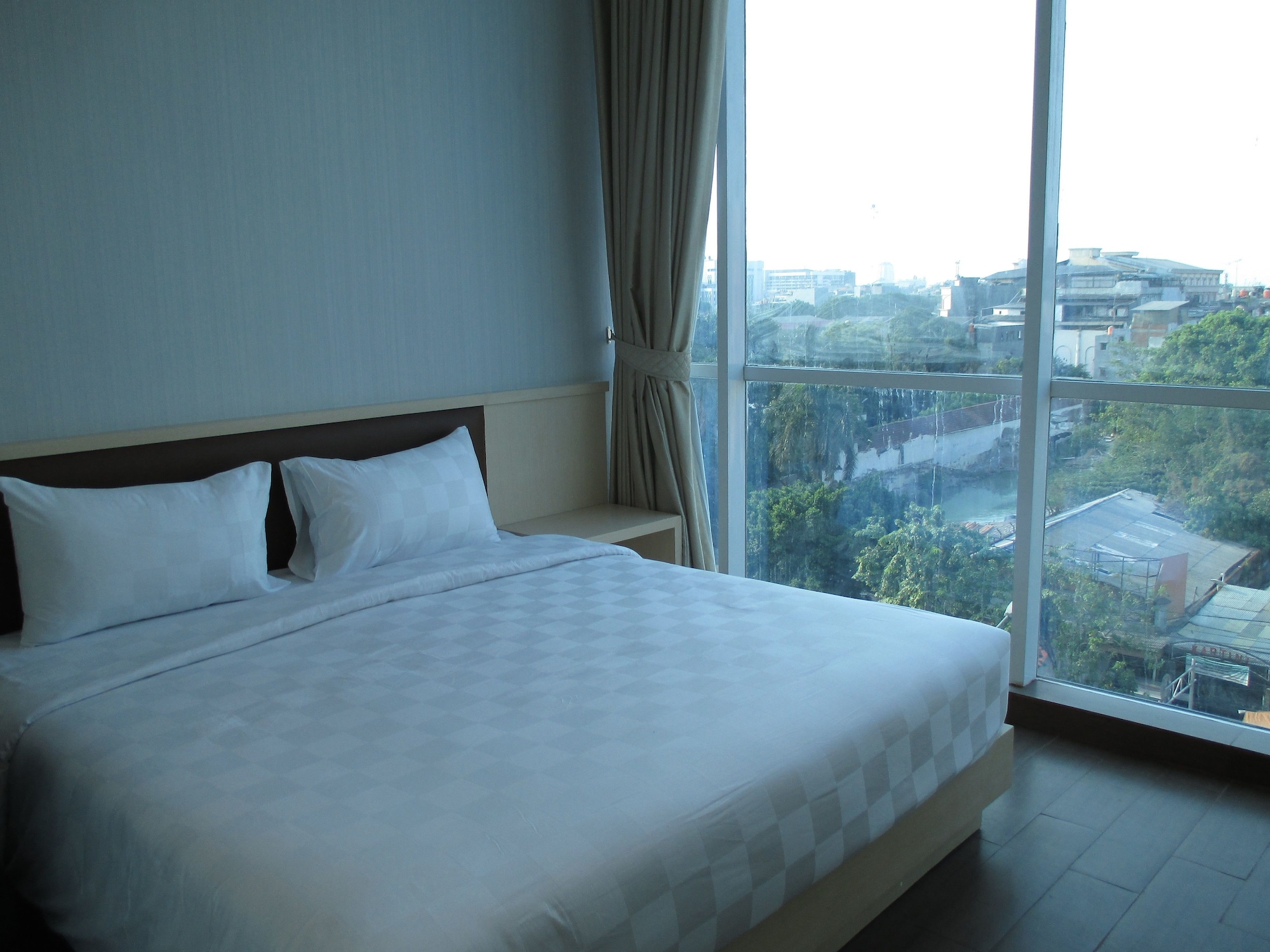 EXECUTIVE, DOUBLE BED