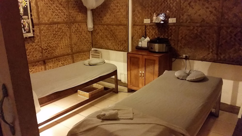 Surfside Boracay Resort & Spa 20/50