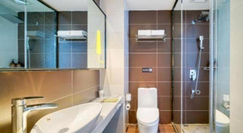 IU Hotel (Suzhou Dushu Lake Moon Bay Metro Station) 49/54