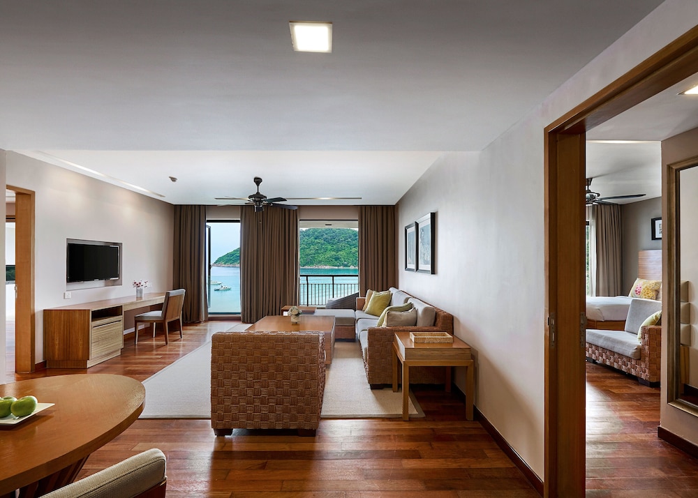 The Taaras Beach and Spa Resort 25/50