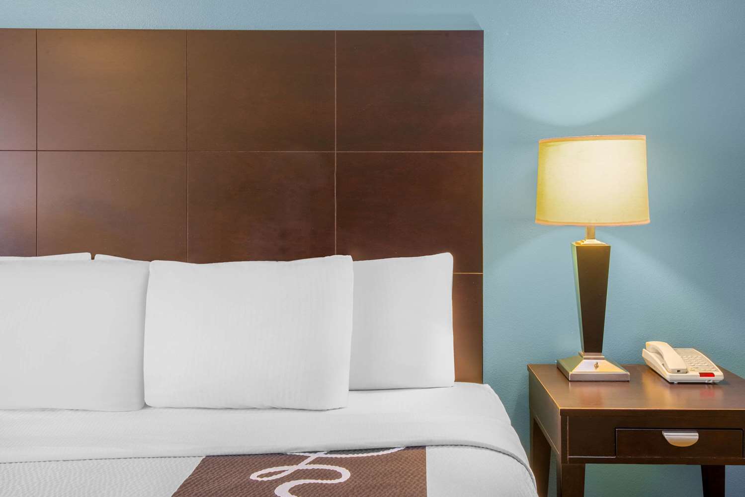 La Quinta Inn Suites Glen Rose 27/55
