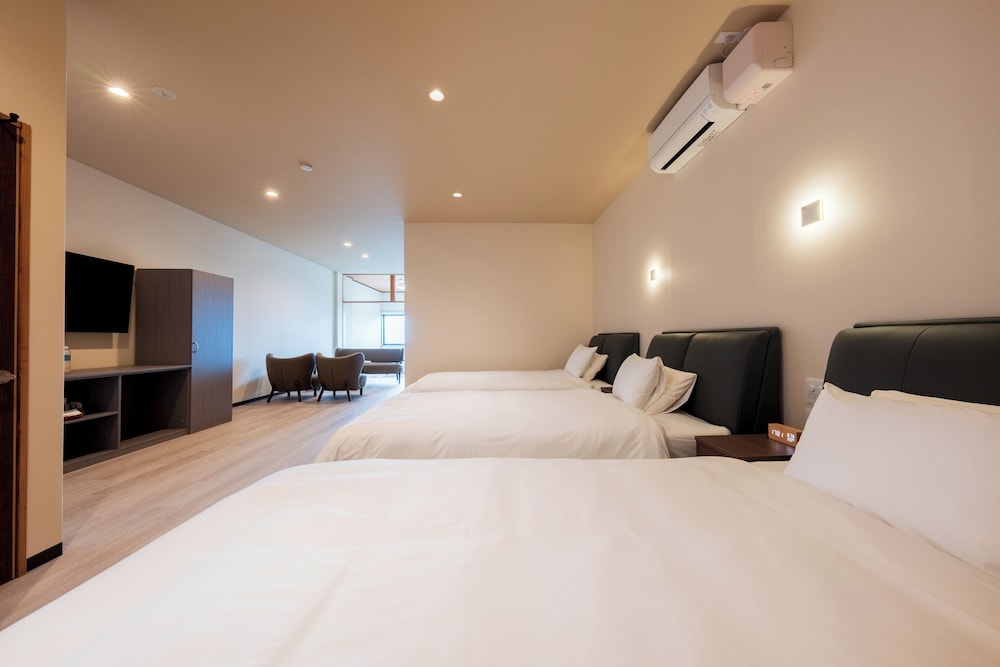 Style, 2 Futon Beds, 3 Beds, Outdoor Bath, Mountain Wing