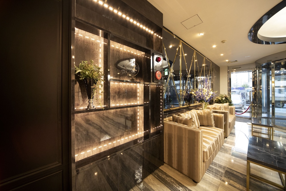 The Grandeur Hotel 34/40