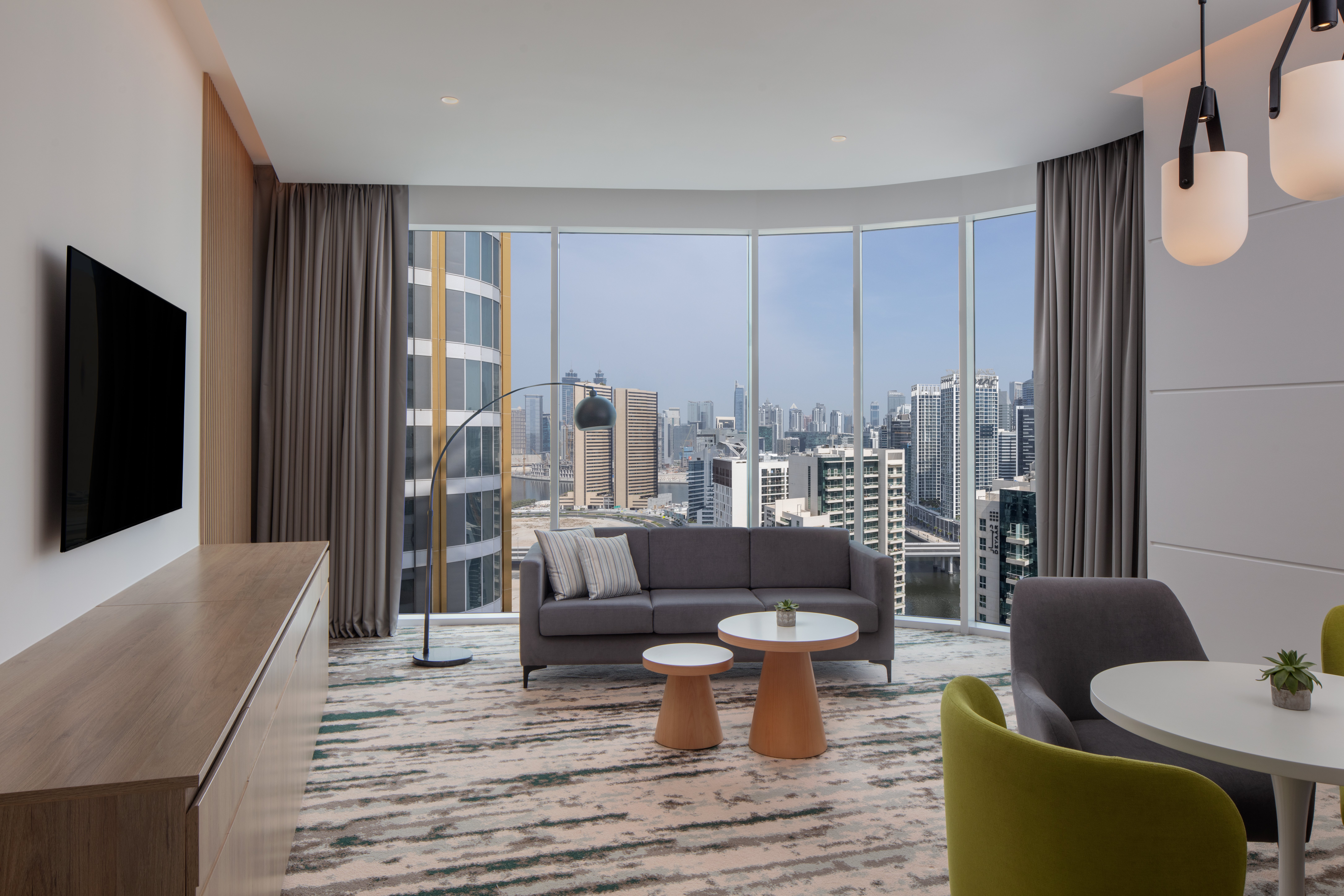 Holiday Inn Dubai Business Bay 36/54
