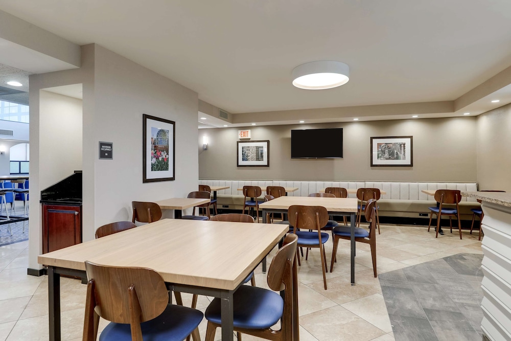 Drury Inn and Suites St Louis St Peters 37/50