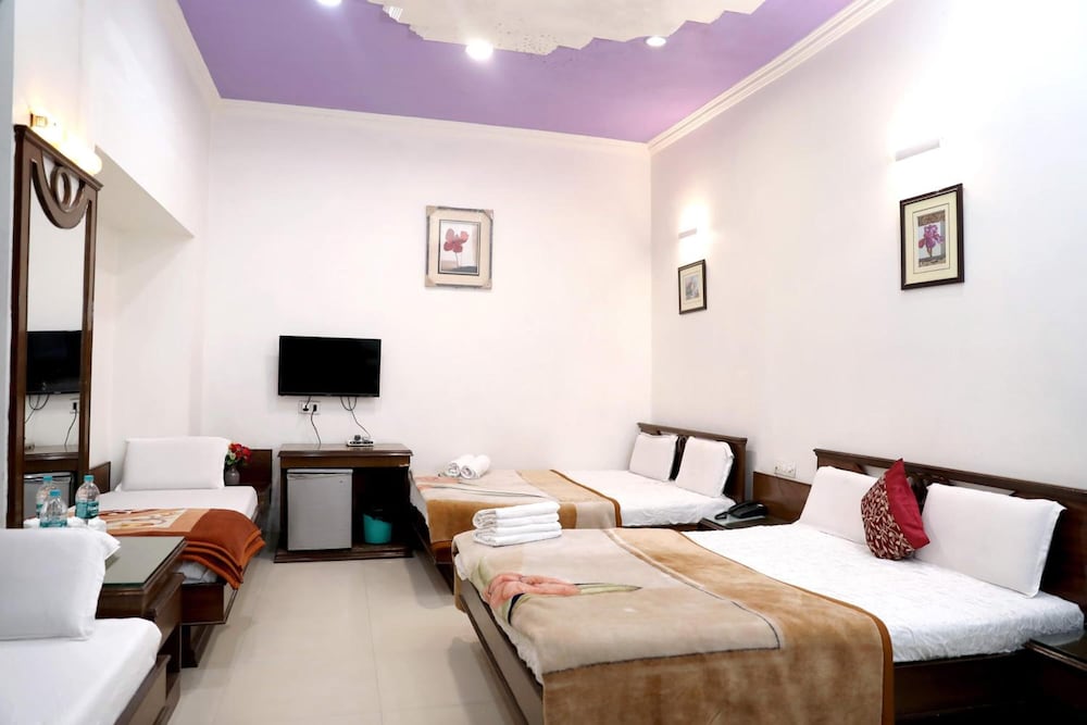 HOTEL HERITAGE INN 28/58
