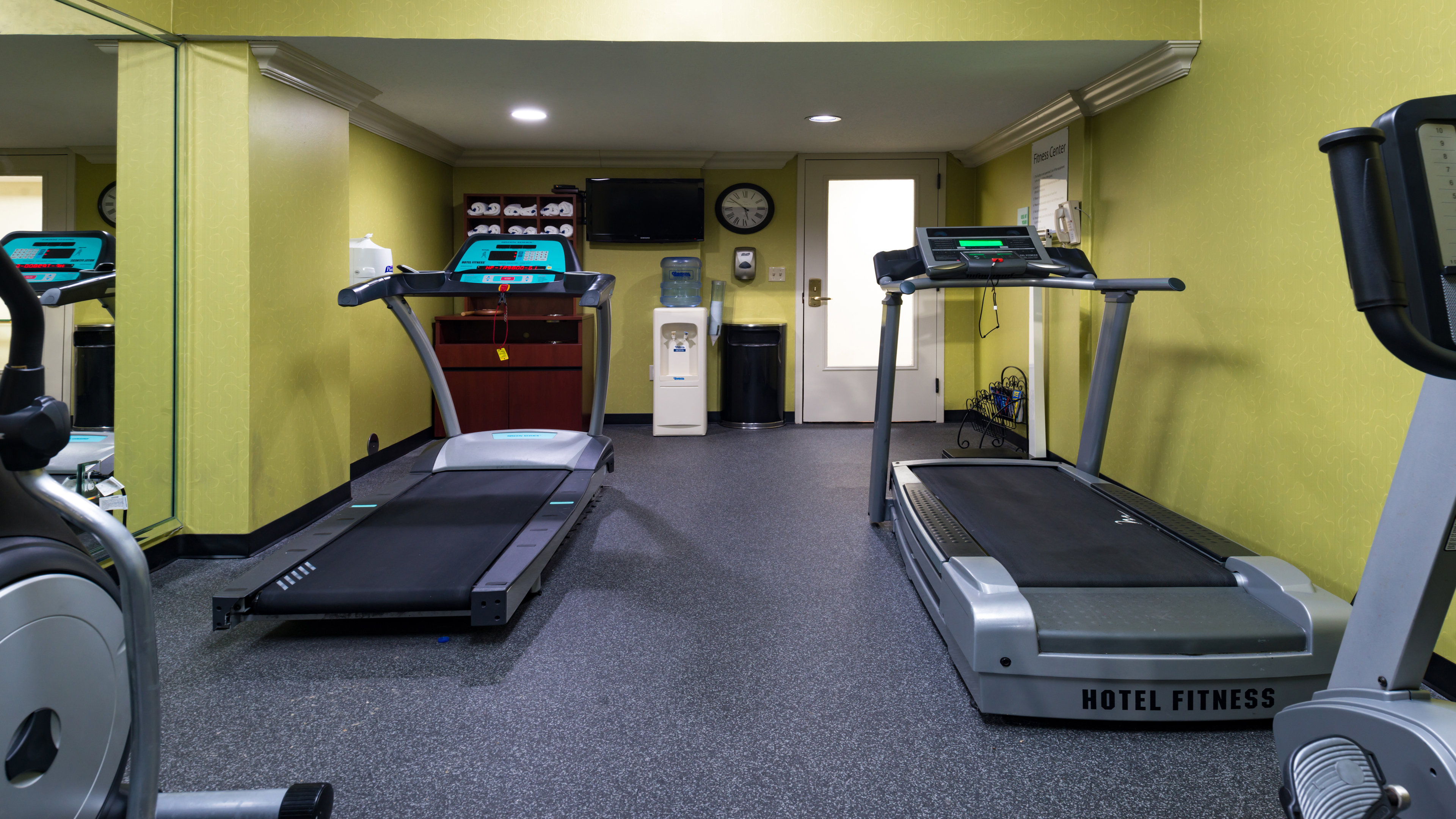 Holiday Inn Hotel Suites Warren 25/53