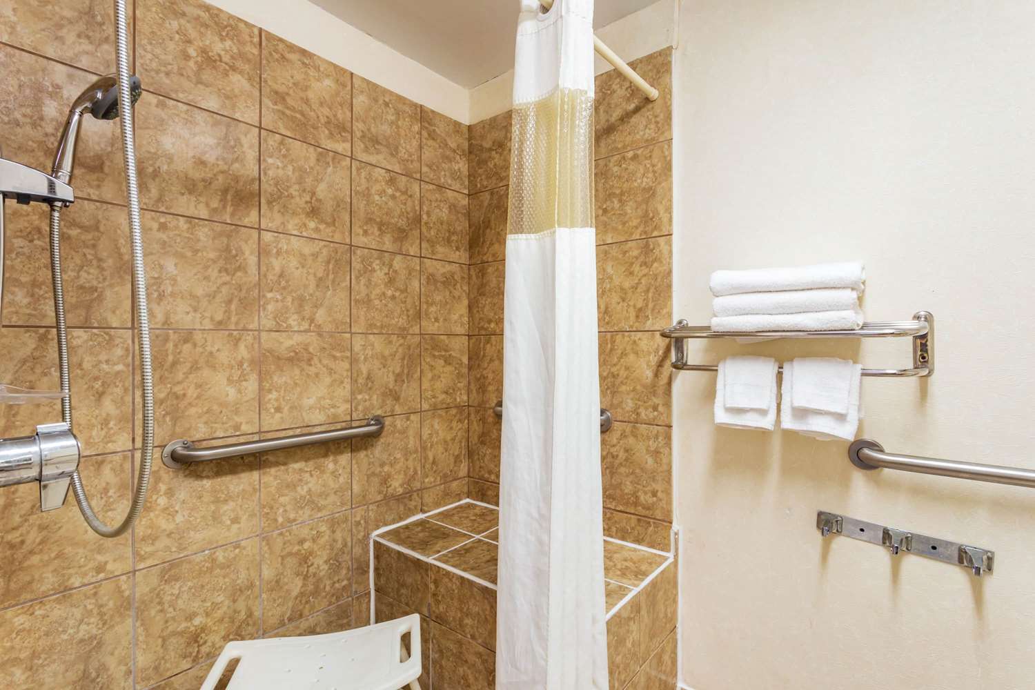 Motel6 Lake City, FL – Medical Center 3/4