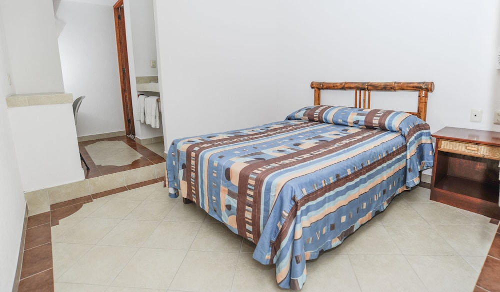 Suites Ixtapa Plaza 15/50