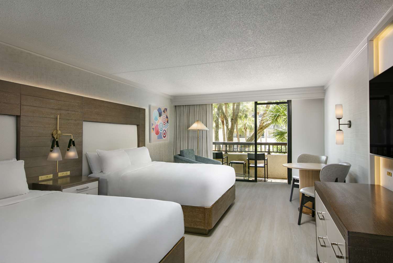 Room, 2 Queen Beds, Pool View